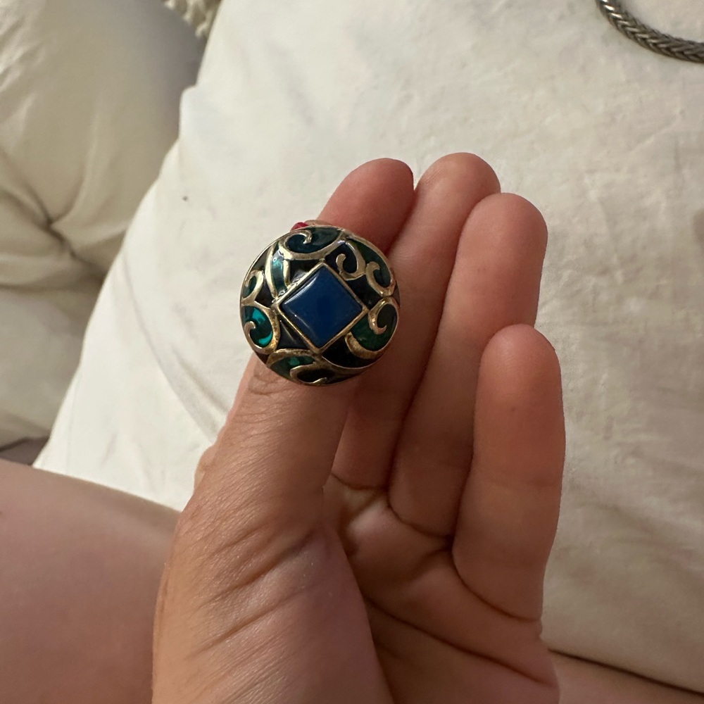 Elegant Blue and Gold Ring